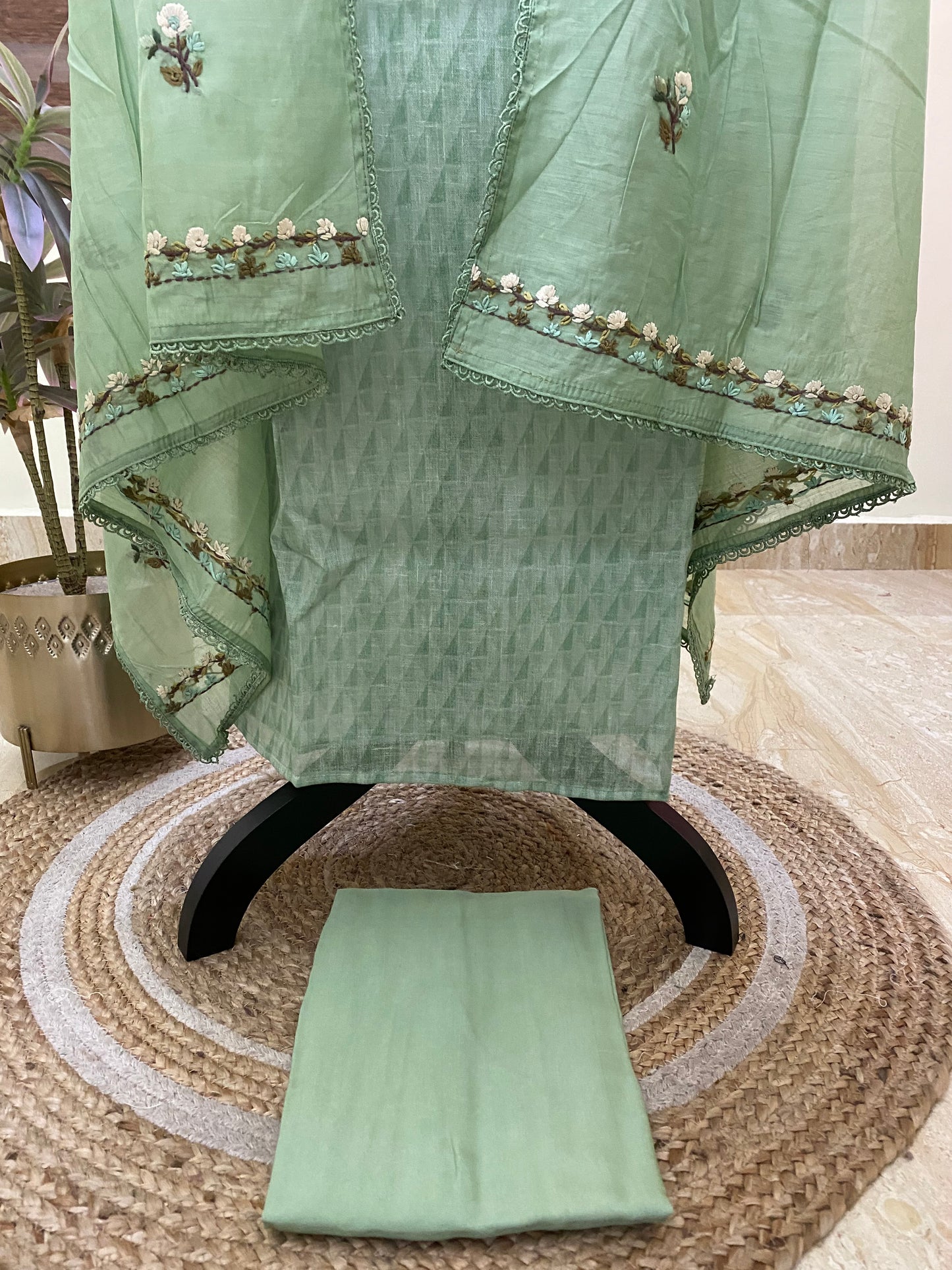 Linen hand embroidery set