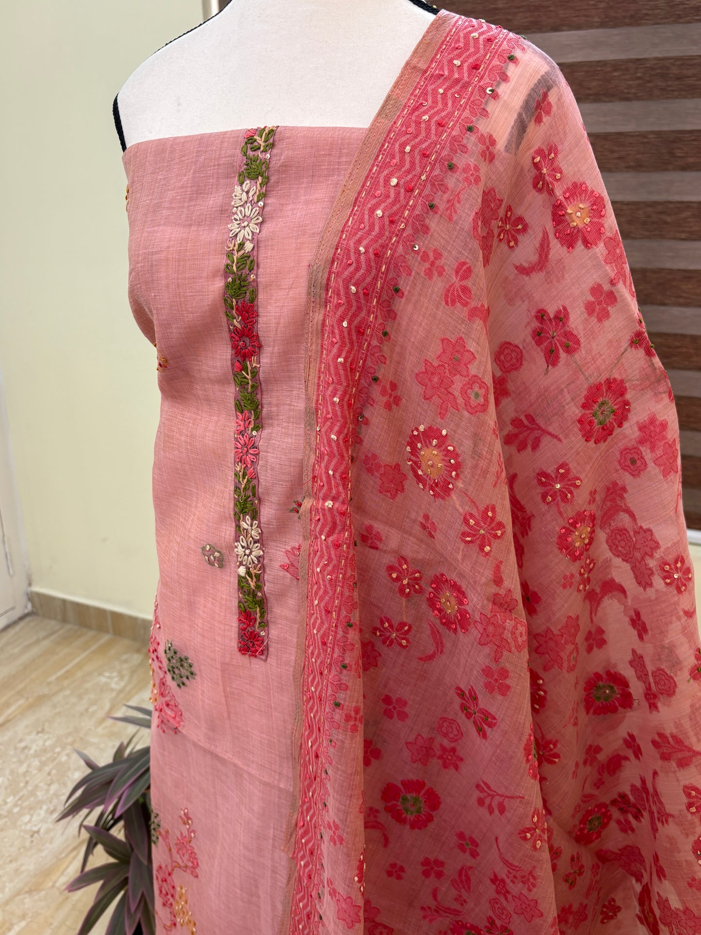 Hand embroidery set