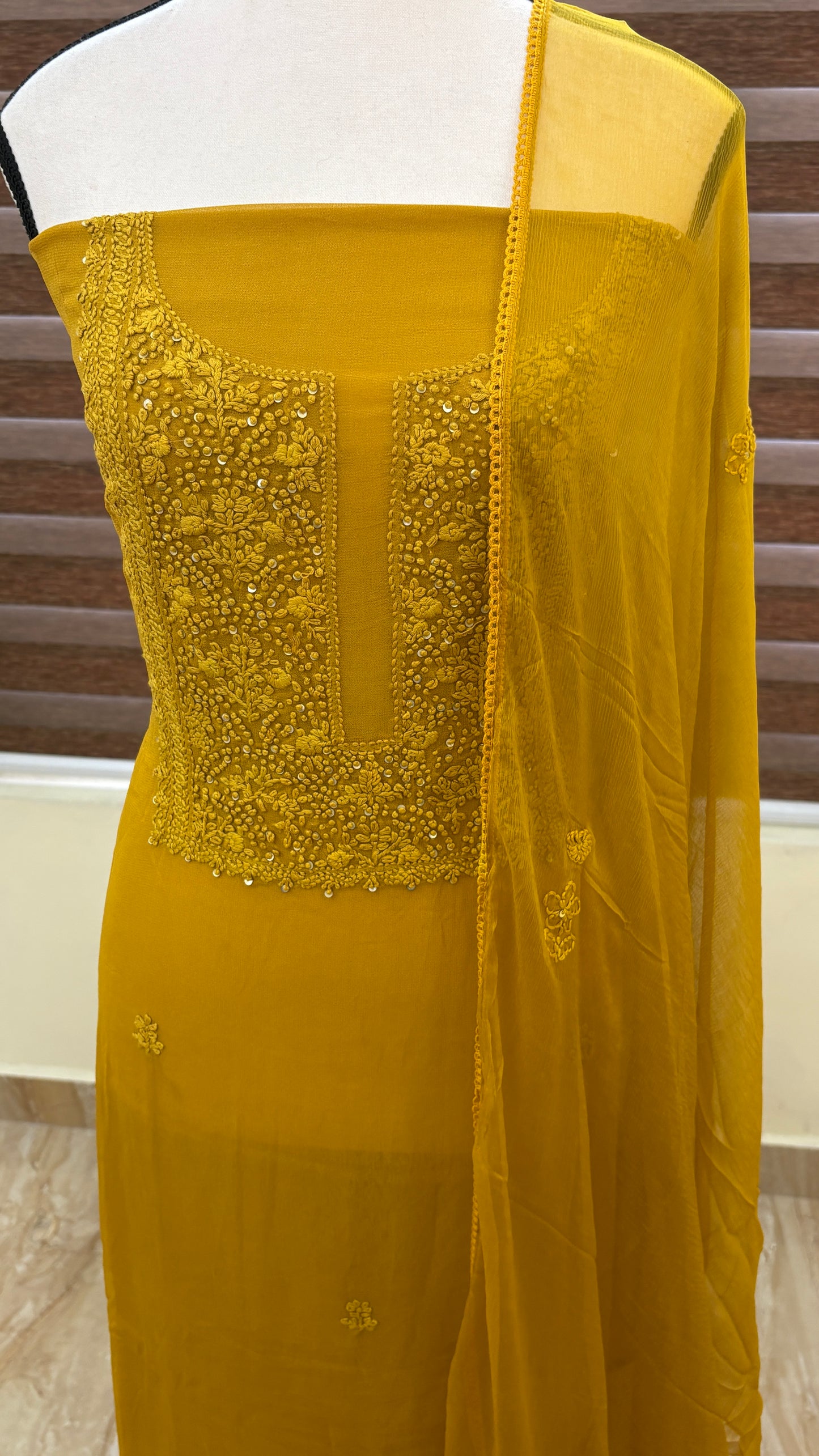 Lucknowi salwar set