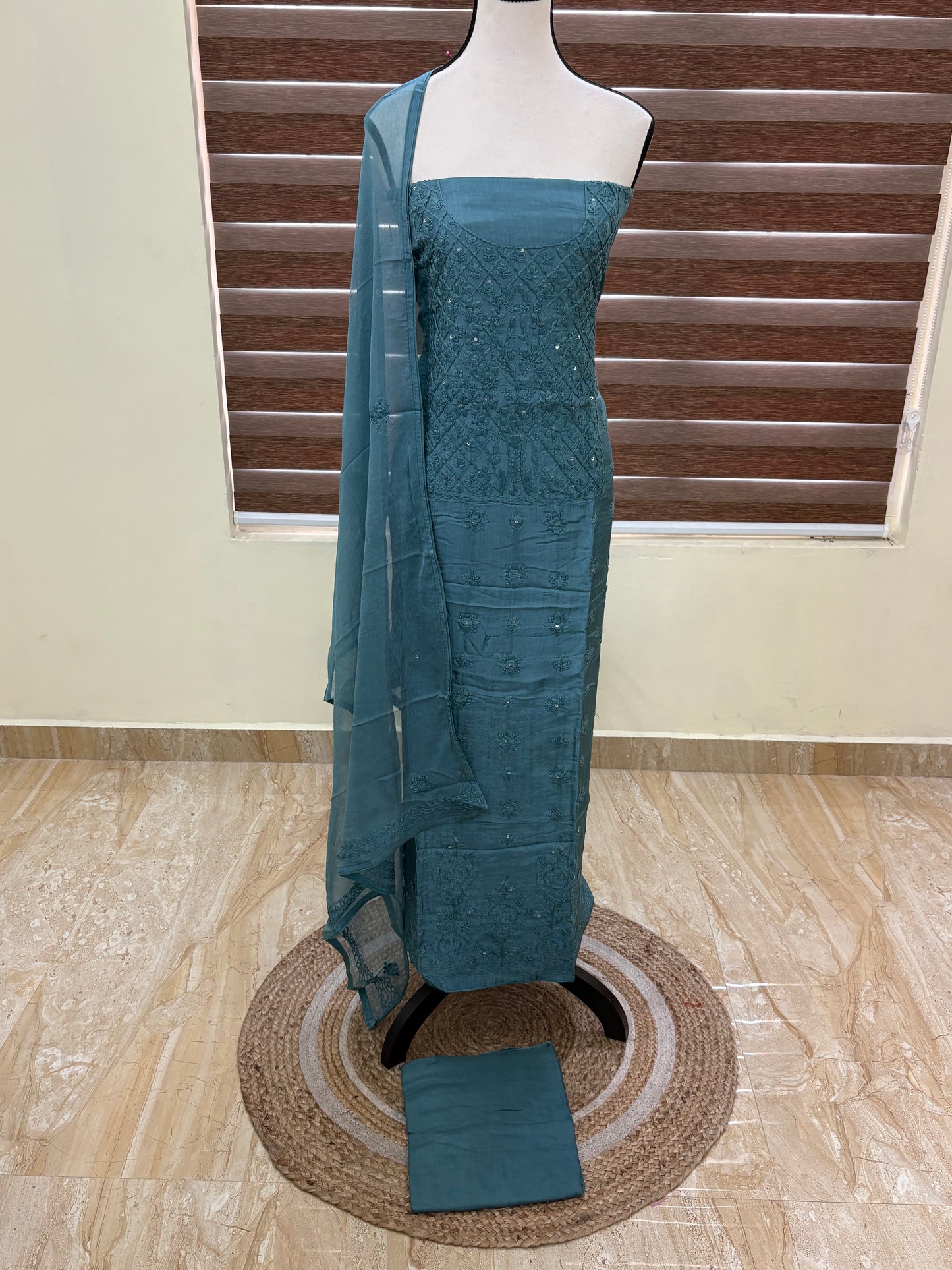 Lucknowi set