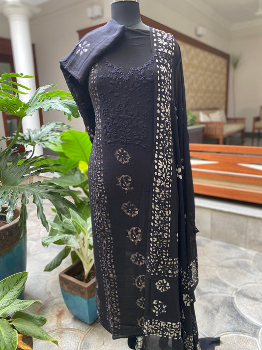 PA-E-129 Georgette Batik Black