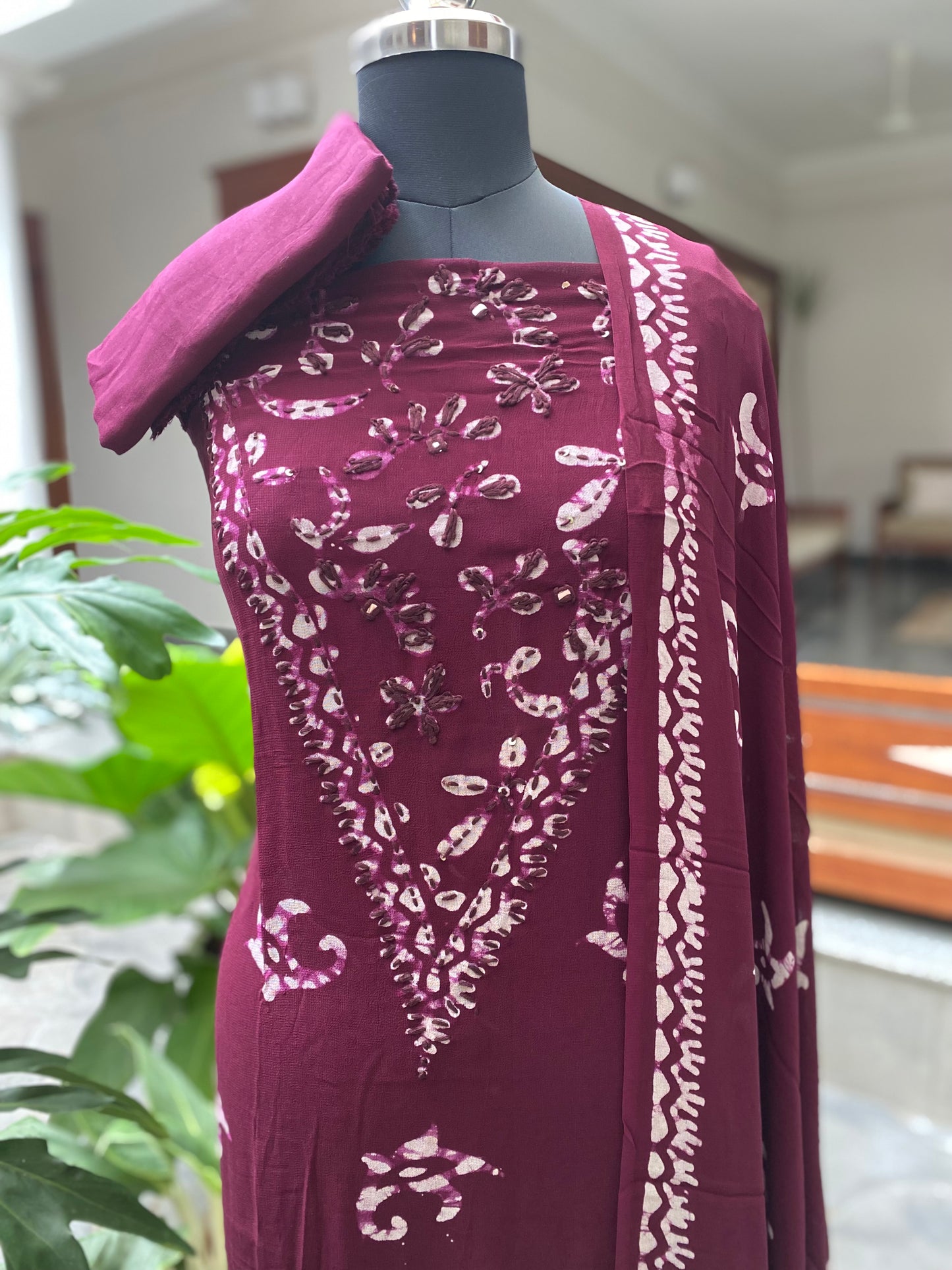 PA-E-129 Georgette Batik